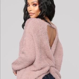 Knot your girl sweater-lilac NWT